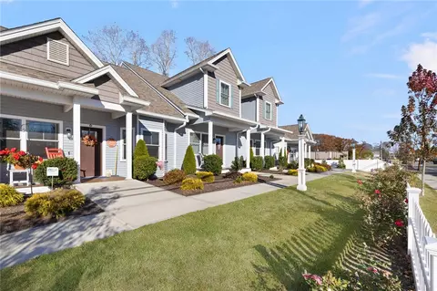 1975 W Shore Rd #16, Warwick, RI 02889