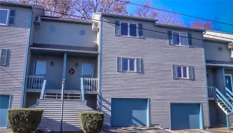 9 Primrose Ln, North Providence, RI 02904