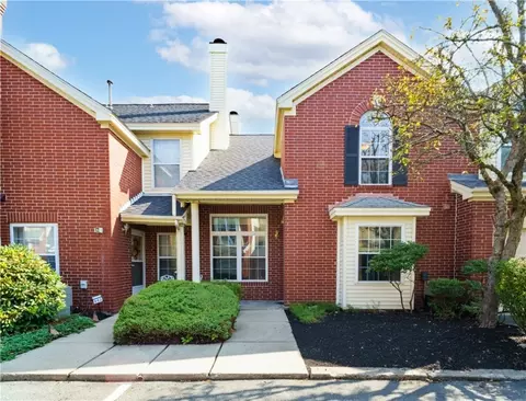 626 Smithfield Rd #804, North Providence, RI 02904