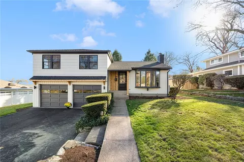 80 Crestwood Rd, Cranston, RI 02920