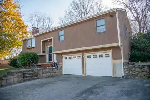 78 Bertenshaw Rd, Woonsocket, RI 02895