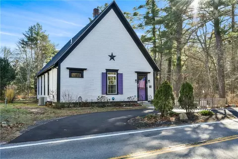 190 Hopkins Hollow Rd, Coventry, RI 02827