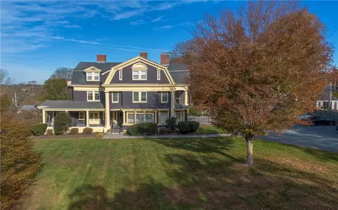 386 Green End Ave #1, Middletown, RI 02842