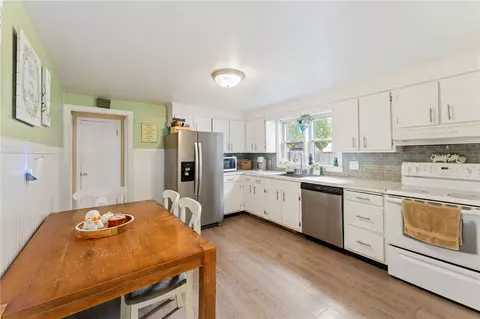 Kitchen - 517 Buttonwoods Ave, Warwick, RI 02886 photo 2 of 3