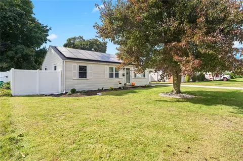 Exterior - 517 Buttonwoods Ave, Warwick, RI 02886 photo 2 of 12