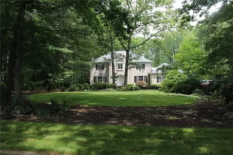 336 Gilbert Stuart Drive Dr, East Greenwich, RI 02818