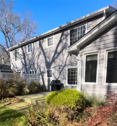 48 Riverdell Dr #48, Narragansett, RI 02879