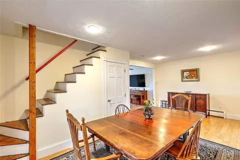 Dining - 141 Shawomet Ave, Warwick, RI 02889 photo 3 of 4