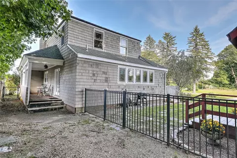 Exterior - 141 Shawomet Ave, Warwick, RI 02889 photo 15 of 18