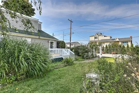 Exterior - 141 Shawomet Ave, Warwick, RI 02889 photo 5 of 18