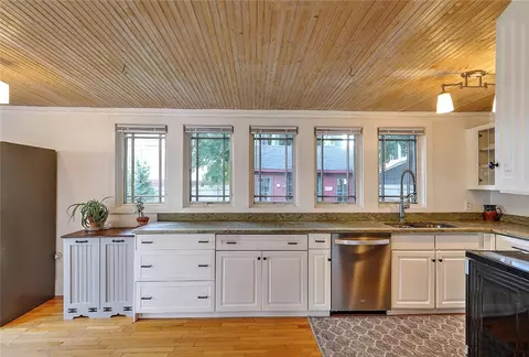 Kitchen - 141 Shawomet Ave, Warwick, RI 02889 photo 2 of 3