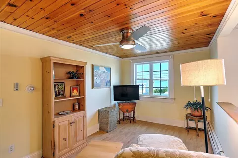 Living - 141 Shawomet Ave, Warwick, RI 02889 photo 1 of 1