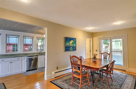 Dining - 141 Shawomet Ave, Warwick, RI 02889 photo 2 of 4