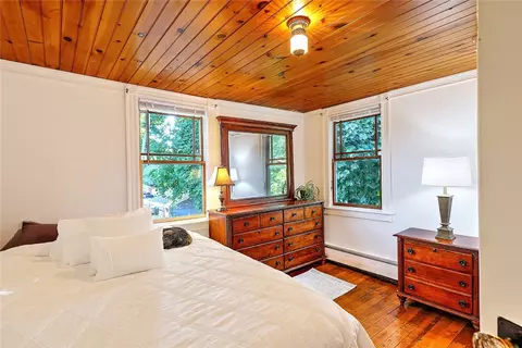 Bedroom - 141 Shawomet Ave, Warwick, RI 02889 photo 1 of 1