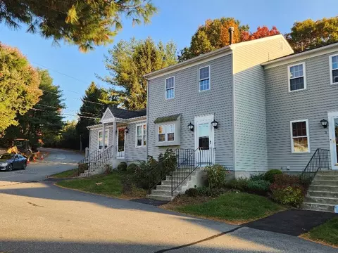 565 Quaker Ln #2, West Warwick, RI 02893
