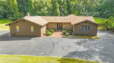 90 Chimney Rock Dr, North Kingstown, RI 02852