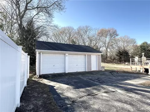 83 Old Post Rd, Westerly, RI 02891 photo 3