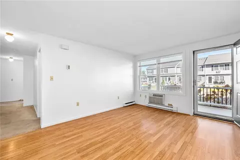 Living - 200 Post Rd #504, Warwick, RI 02888 photo 3 of 7