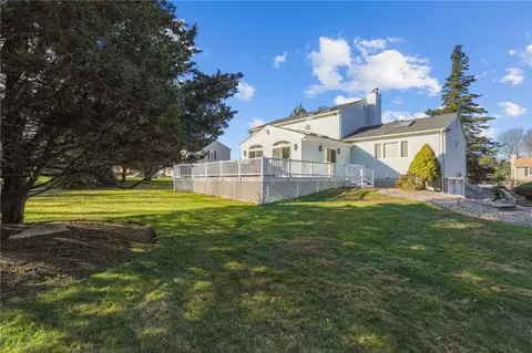 Exterior - 32 Martingale Dr, Warwick, RI 02886 photo 8 of 9