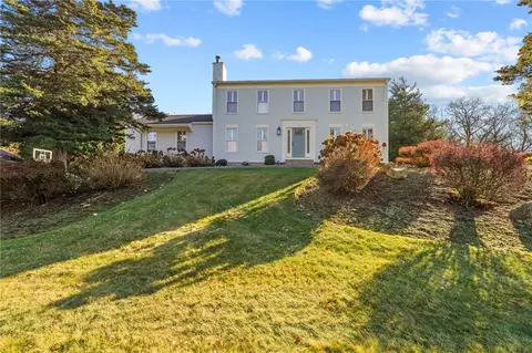 Exterior - 32 Martingale Dr, Warwick, RI 02886 photo 2 of 9