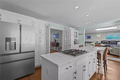 Kitchen - 32 Martingale Dr, Warwick, RI 02886 photo 3 of 8