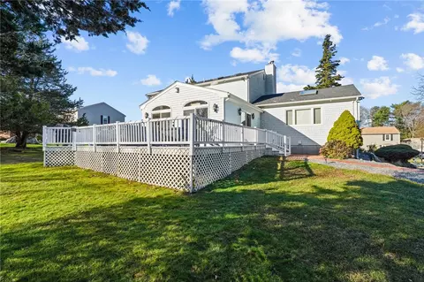 Exterior - 32 Martingale Dr, Warwick, RI 02886 photo 7 of 9