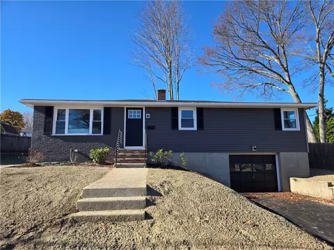 6 Carl Ave, North Providence, RI 02904