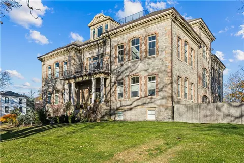 426 Spring St #203, Newport, RI 02840
