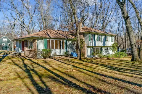 253 Varnum Dr, East Greenwich, RI 02818