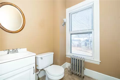 453 Summer St, Woonsocket, RI 02895 photo 18