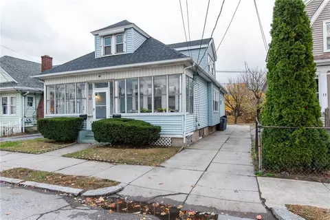 34 Cliffdale Ave, Cranston, RI 02905