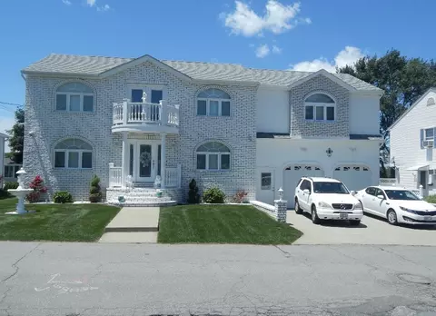307 Brown St, East Providence, RI 02914