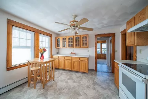 Entry Way - 16 Pinehurst Rd, Coventry, RI 02816 photo 1 of 2