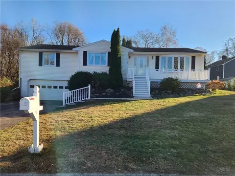 20 King St, Bristol, RI 02809