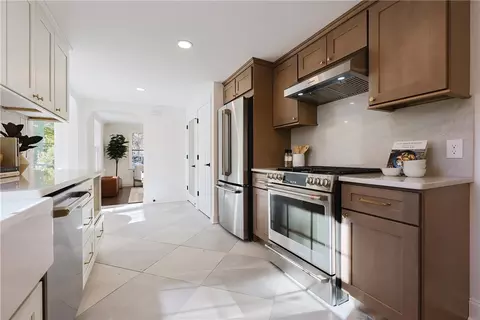Kitchen - 151 Timberline Rd, Warwick, RI 02886 photo 5 of 5