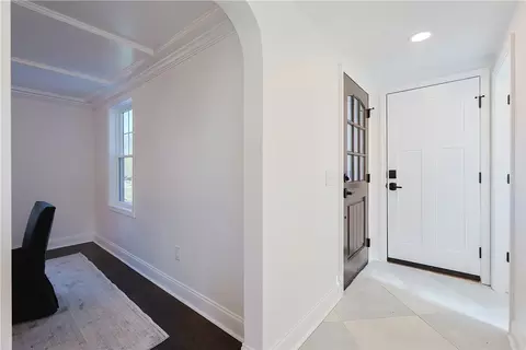 Entry Way - 151 Timberline Rd, Warwick, RI 02886 photo 4 of 7