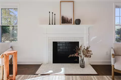 Living - 151 Timberline Rd, Warwick, RI 02886 photo 3 of 5