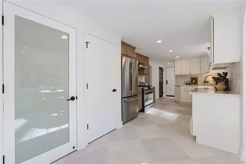 Entry Way - 151 Timberline Rd, Warwick, RI 02886 photo 3 of 7