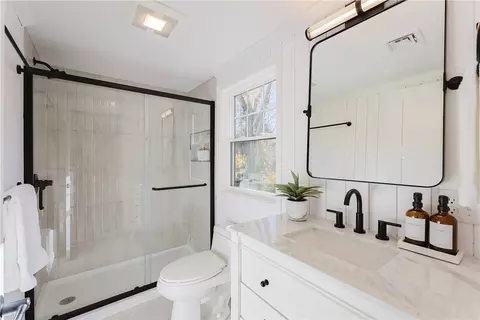 Bath - 151 Timberline Rd, Warwick, RI 02886 photo 2 of 4