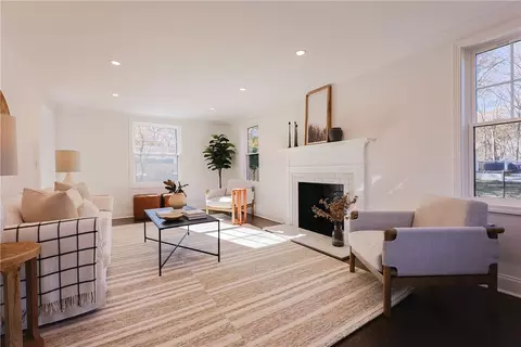 Living - 151 Timberline Rd, Warwick, RI 02886 photo 2 of 5