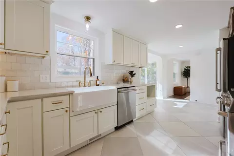 Kitchen - 151 Timberline Rd, Warwick, RI 02886 photo 2 of 5