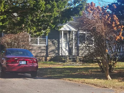 65 Montauk Ave, Westerly, RI 02891