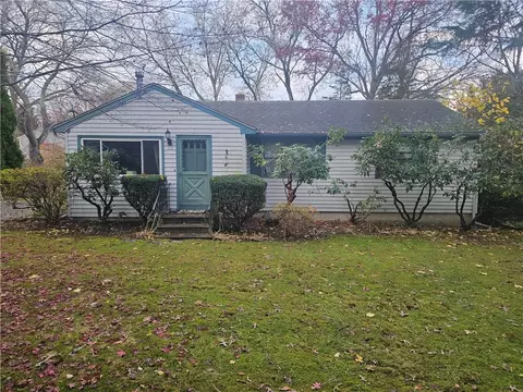 161 Hunt Ave, South Kingstown, RI 02879
