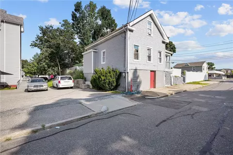 63 W Clifford St, Providence, RI 02907