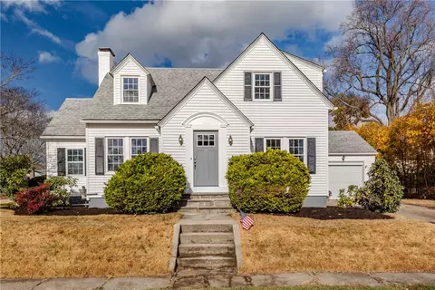 263 Country Club Dr, Warwick, RI 02888