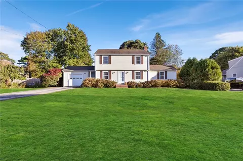 490 School St, North Kingstown, RI 02852