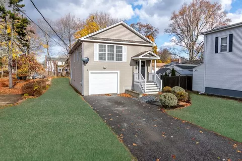 32 Woodrow Ave, Cranston, RI 02920