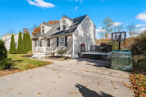 435 Farnum Pike, Smithfield, RI 02917