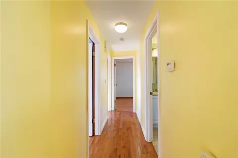 Entry Way - 85 Amsterdam Ave, Warwick, RI 02889 photo 1 of 1