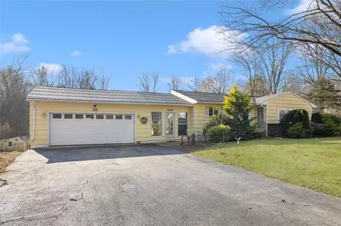 11 Gervais St, Coventry, RI 02816